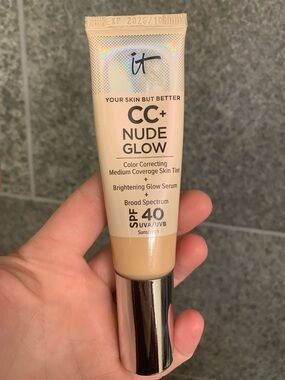 IT cosmetics CC+ Nude Glow Skin Tint SPF 40 – Fair Beige